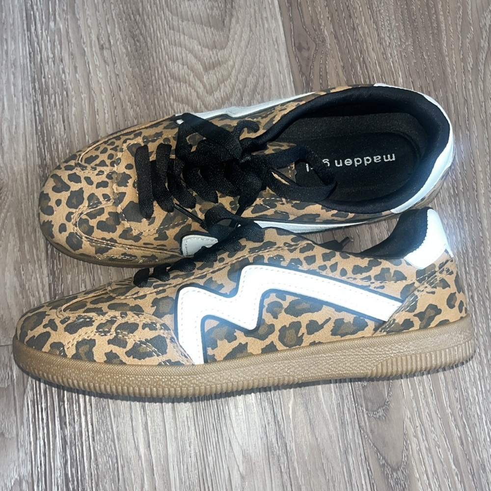 Madden Girl leopard print sneakers | Sz 7.5 | EUC!